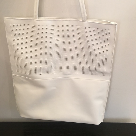 Saks Fifth Avenue Tote Bag - Picture 4 of 4